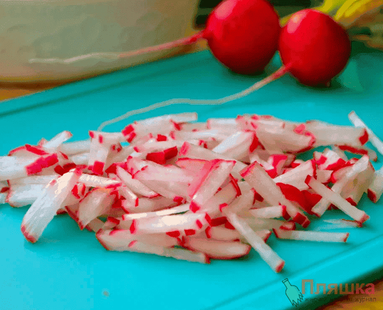 Весняний салат: коли капуста стала дешевшою, саме час готувати. Такий легкий, що можна їсти хоч щодня