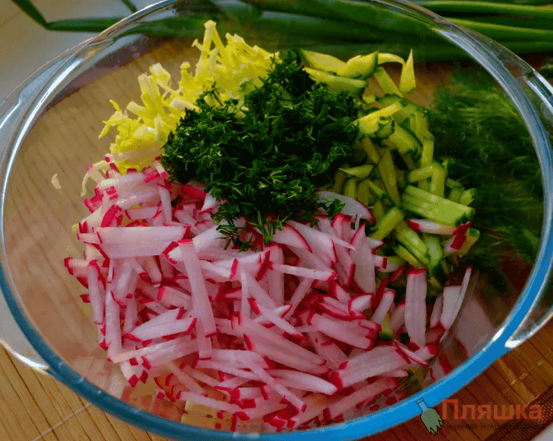 Весняний салат: коли капуста стала дешевшою, саме час готувати. Такий легкий, що можна їсти хоч щодня