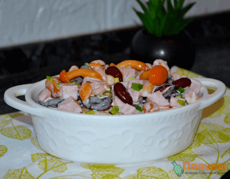 Салат "Баварський": всі із задоволенням підкладають собі у тарілки (готую за кілька хвилин)