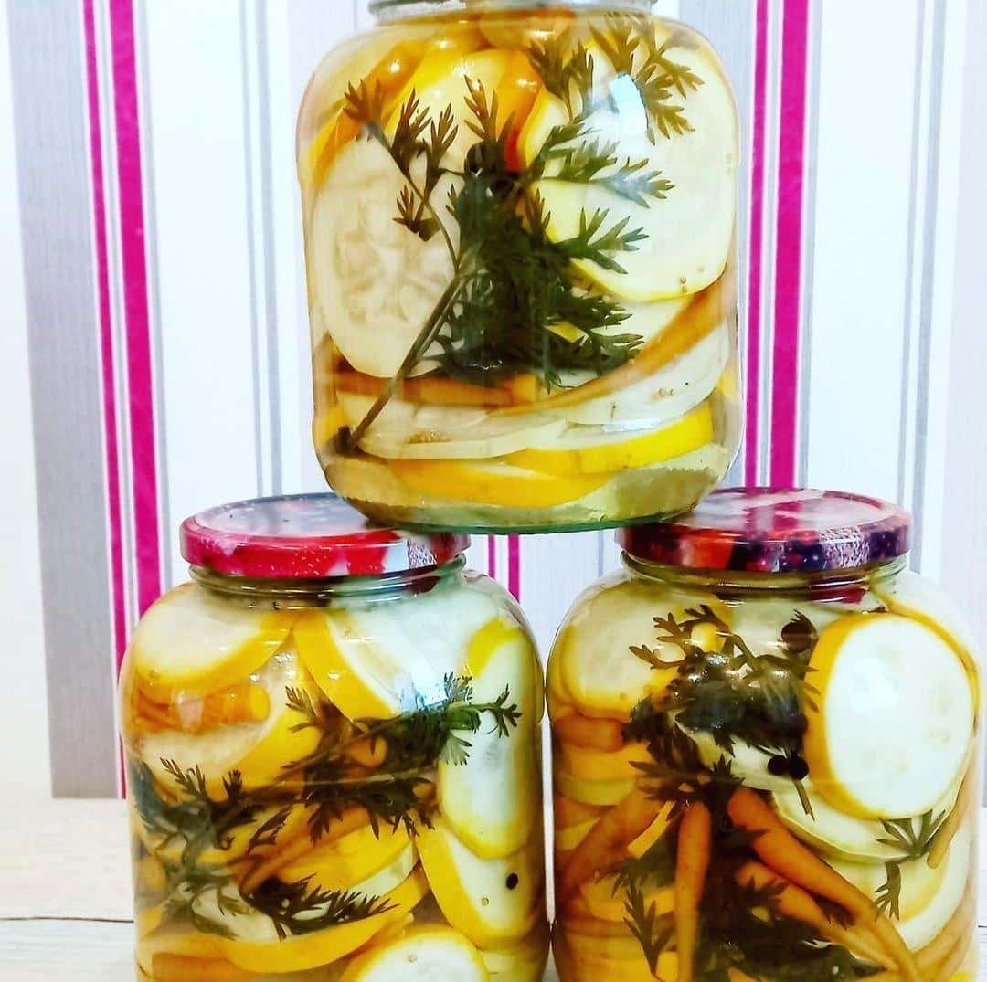 Мариновані кабачки з "прорідженою" морквою із бадиллям на зиму: шикарний рецепт, обов'язково спробуйте