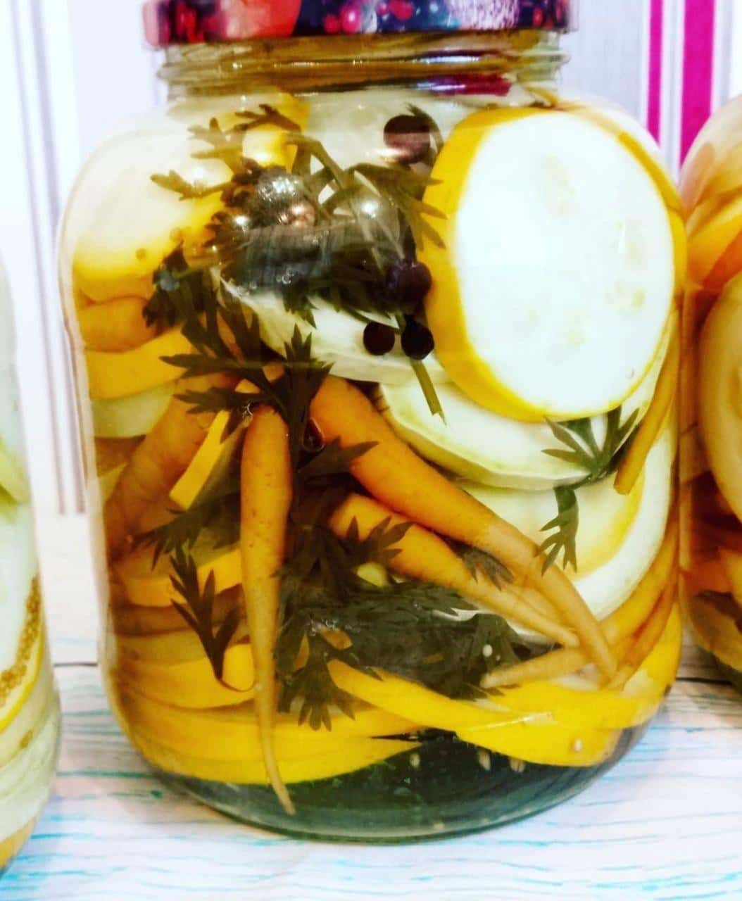 Мариновані кабачки з "прорідженою" морквою із бадиллям на зиму: шикарний рецепт, обов'язково спробуйте