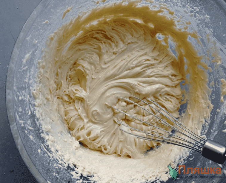 Знаменитий кекс "Столичний" з родзинками: ароматний, довго не черствіє, з кожним днем ​​стає тільки смачніше