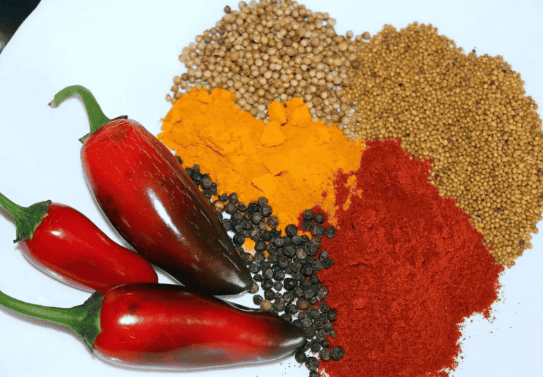 Пряний салат з огірків або пікулі на зиму: шикарний рецепт, а до бутербродів чи бургерів - ідеально