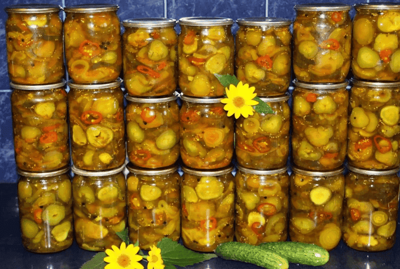 Пряний салат з огірків або пікулі на зиму: шикарний рецепт, а до бутербродів чи бургерів - ідеально