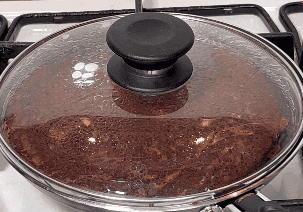 Торт "Медовик" за 30 хвилин: смачний рецепт без розкачування коржів і без духовки