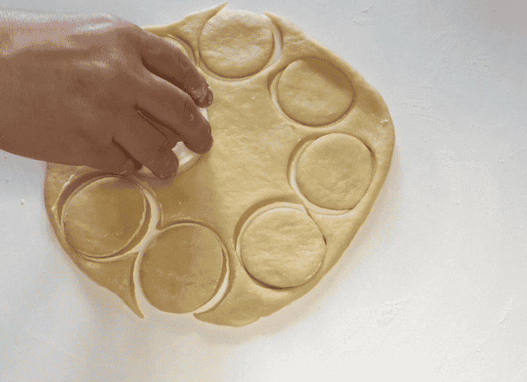 Домашні ніжні пряники на сметані: простий і доступний рецепт, а на виході "гора" смакоти