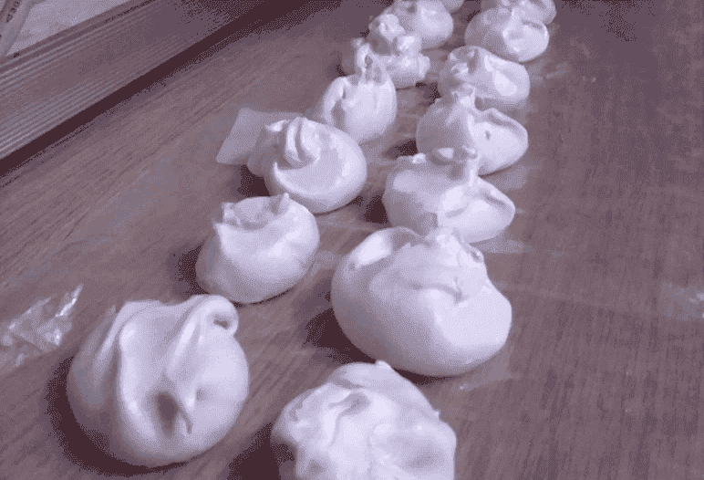 Домашній зефір на желатині: простий, бюджетний і дуже смачний рецепт