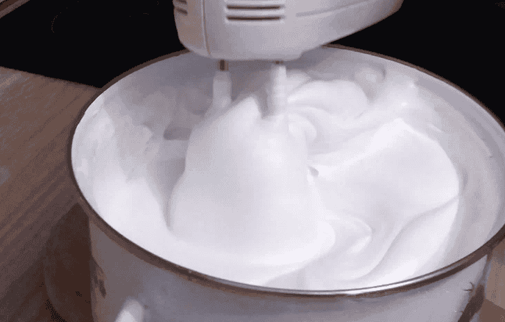 Домашній зефір на желатині: простий, бюджетний і дуже смачний рецепт