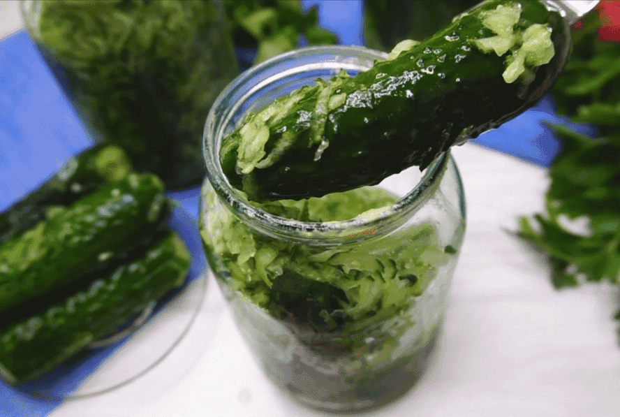 Солоні огірки у власному соку: рецепт без оцту та стерилізації на зиму