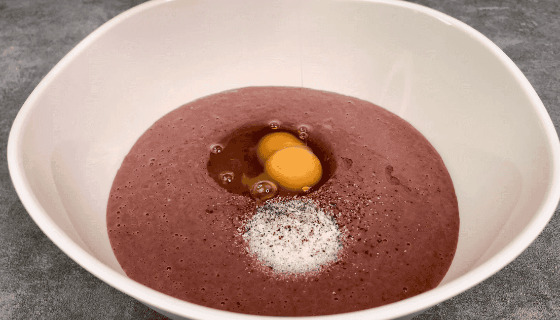 Печінковий торт, який прикрасить будь-яке застілля: неймовірна закуска за новим рецептом