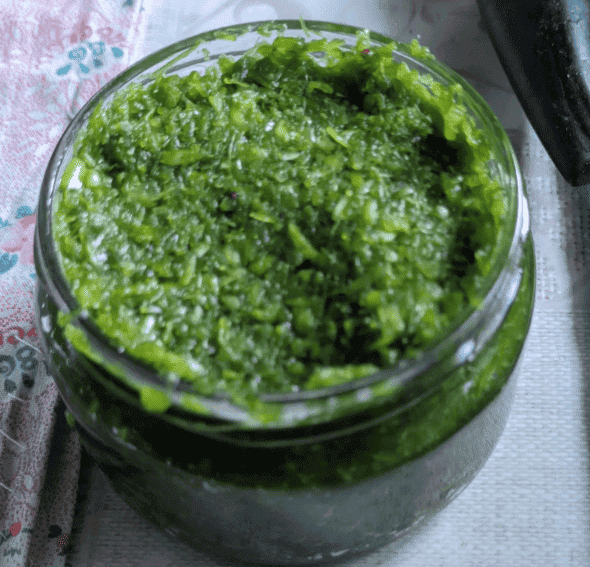 Аджика зі стрілок часнику: смачна та корисна заготівля на зиму