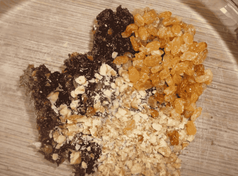 Домашня корисна "Солодка ковбаска" з чорносливом: дуже смачний і простий рецепт без цукру