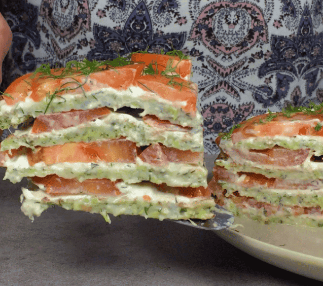 Торт з кабачків і помідорів з часниковим соусом: страва, яка "не проїдається", ділюся смачним і простим рецептом