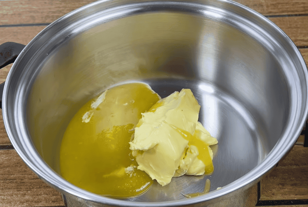 Торт "Медовик" за 30 хвилин: смачний рецепт без розкачування коржів і без духовки