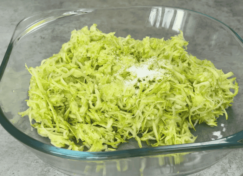 Торт з кабачків і помідорів з часниковим соусом: страва, яка "не проїдається", ділюся смачним і простим рецептом