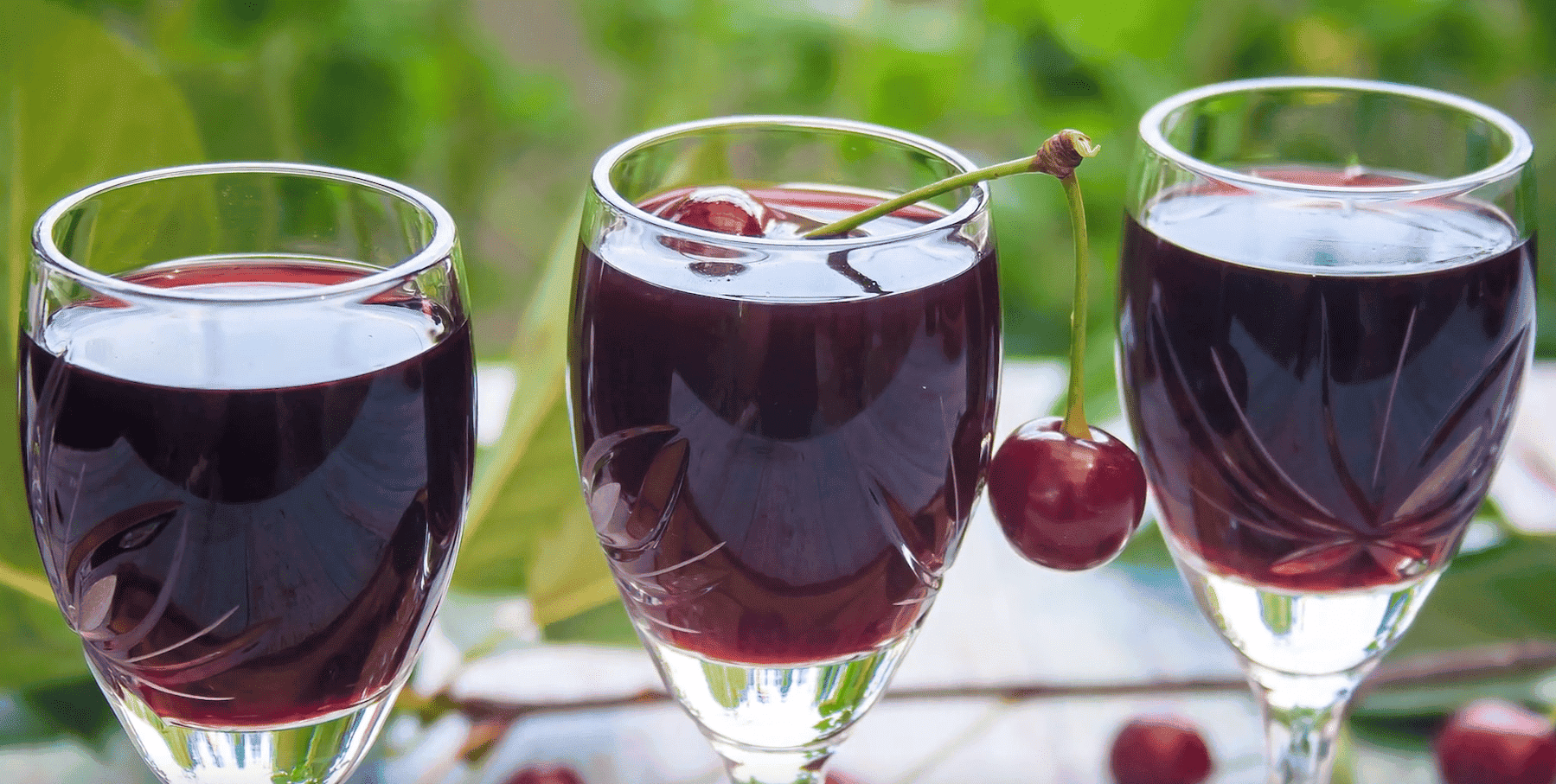 "Вишнева наливка": найпростіший рецепт домашньої настойки з вишні на горілці