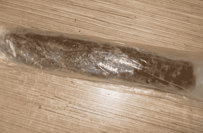 Домашня корисна "Солодка ковбаска" з чорносливом: дуже смачний і простий рецепт без цукру