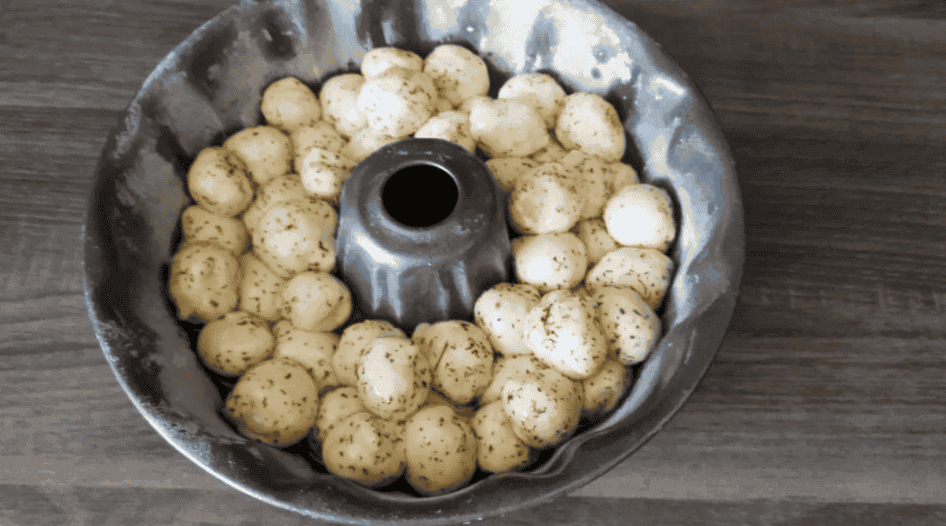 Смачний часниковий хліб до борщу: кращий рецепт від моєї бабусі, з'їдається не встигнувши охолонути