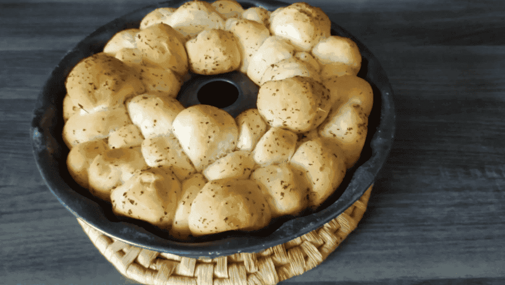 Смачний часниковий хліб до борщу: кращий рецепт від моєї бабусі, з'їдається не встигнувши охолонути