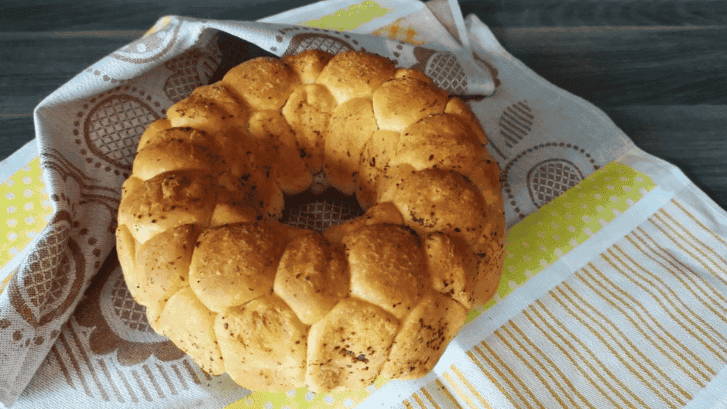 Смачний часниковий хліб до борщу: кращий рецепт від моєї бабусі, з'їдається не встигнувши охолонути