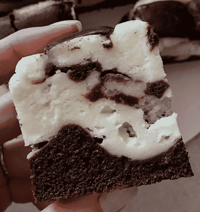 Шоколадно-сирний пиріг "Стьобане одіяло": неймовірна смакота, яка сподобається всім, проста і доступна випічка до чаю