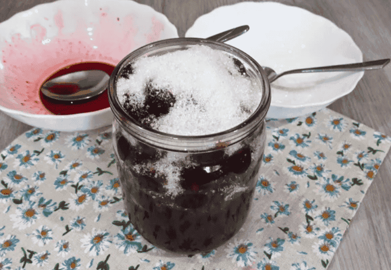 Вишня у власному соку на зиму: незмінна заготівля, яку роблю кожного року лише за цим рецептом