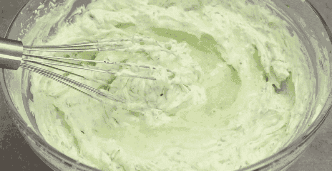 Простий літній десерт без духовки: освіжаючий торт «Мохіто» який Вам точно прийде до смаку