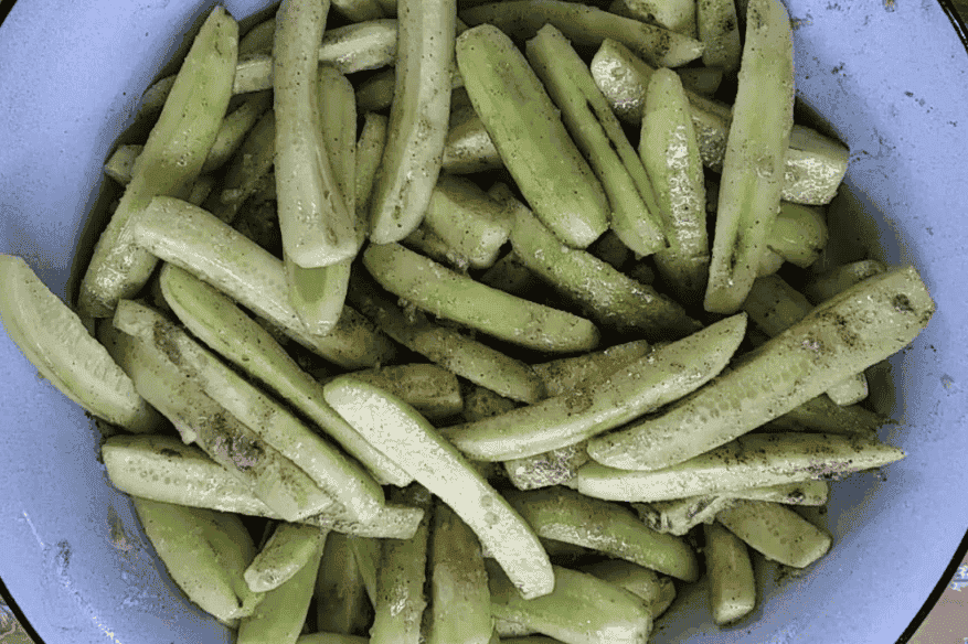 Оригінальна заготовка із огірків на зиму: рецепт, який Вам точно сподобається, зберігайте