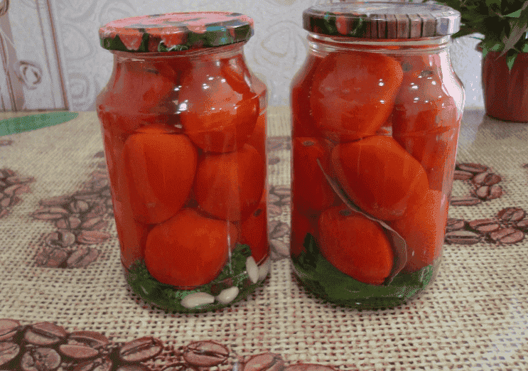 Солодкі мариновані помідори з медом на зиму: супер рецепт, помідорки виходять соковиті, м'ясисті з медовим смаком