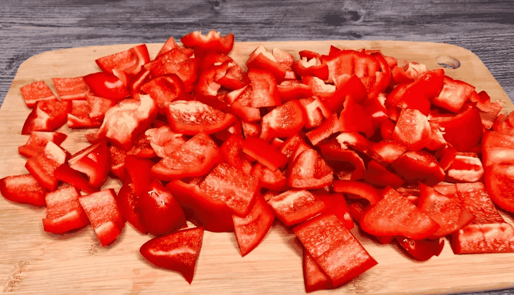 Гостро-солодкуватий соус з перцю: такий у магазині не купиш, готую і на зиму і просто до м'яса чи будь-яких страв