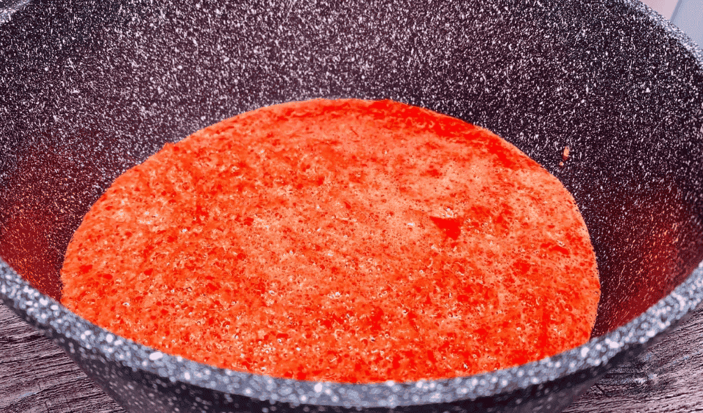 Гостро-солодкуватий соус з перцю: такий у магазині не купиш, готую і на зиму і просто до м'яса чи будь-яких страв