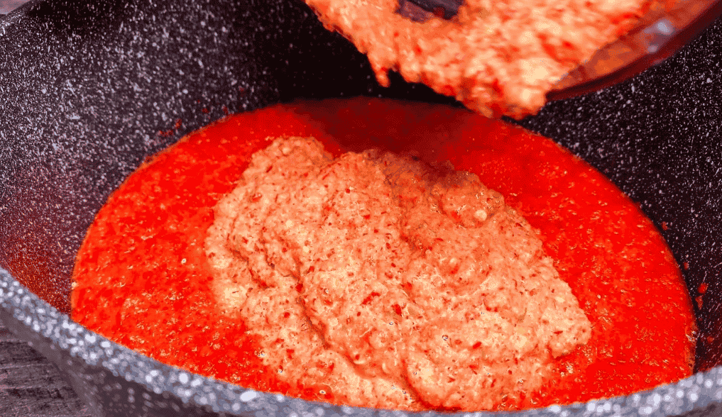 Гостро-солодкуватий соус з перцю: такий у магазині не купиш, готую і на зиму і просто до м'яса чи будь-яких страв