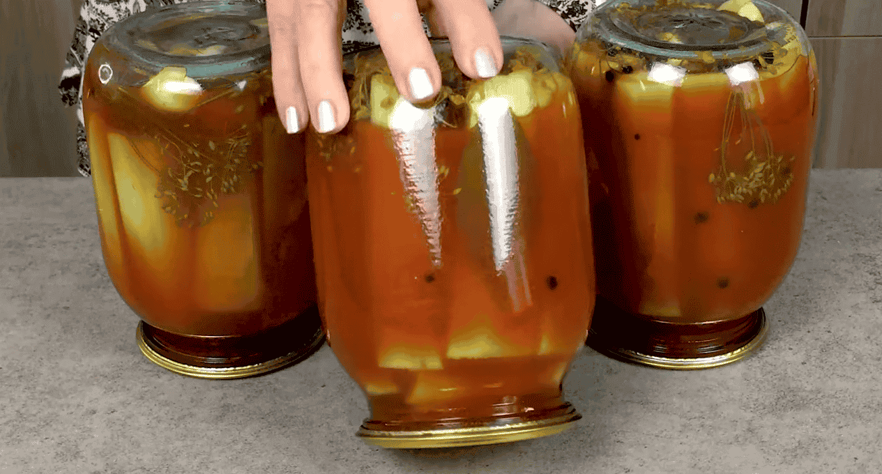 Гостренькі кабачки в томатній заливці на зиму: дуже смачний рецепт