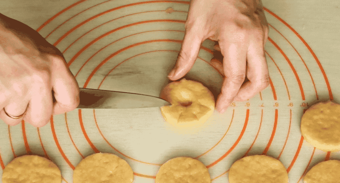 Найпростіше бюджетне печиво на розсолі: цікаве, дуже смачне, з ніжною хрусткою скоринкою і м'якеньке всередині (пісний рецепт)