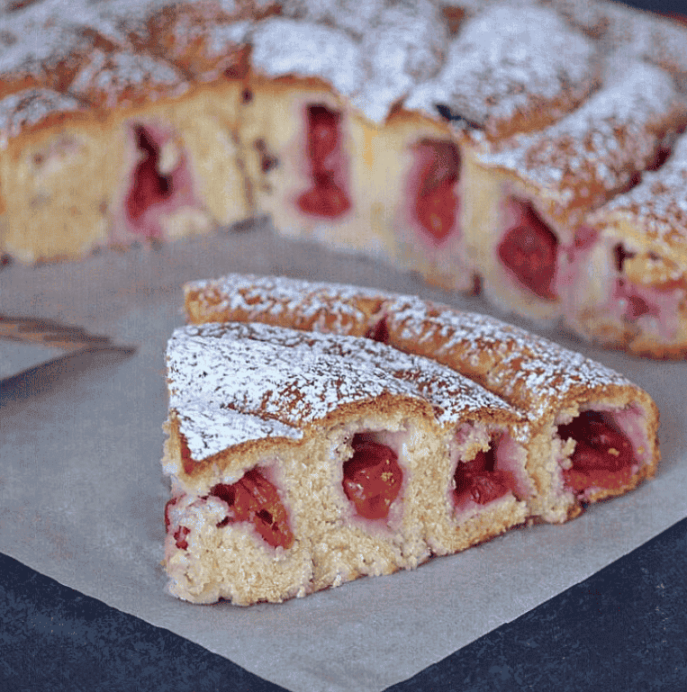 Пиріг "Равлик з вишнями": неймовірна смакота до чаю, рецепт простий з розряду "випічка на швидку руку"