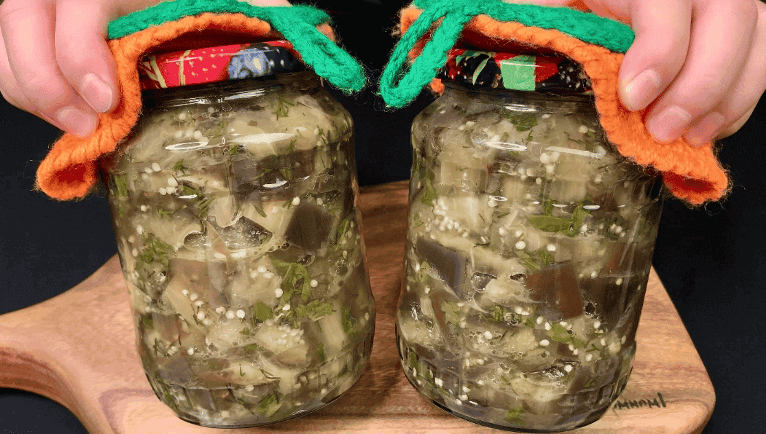 Баклажани з базиліком на зиму без стерилізації: неймовірна смакота на будь-який стіл (з'їдаємо такі ще до зими)