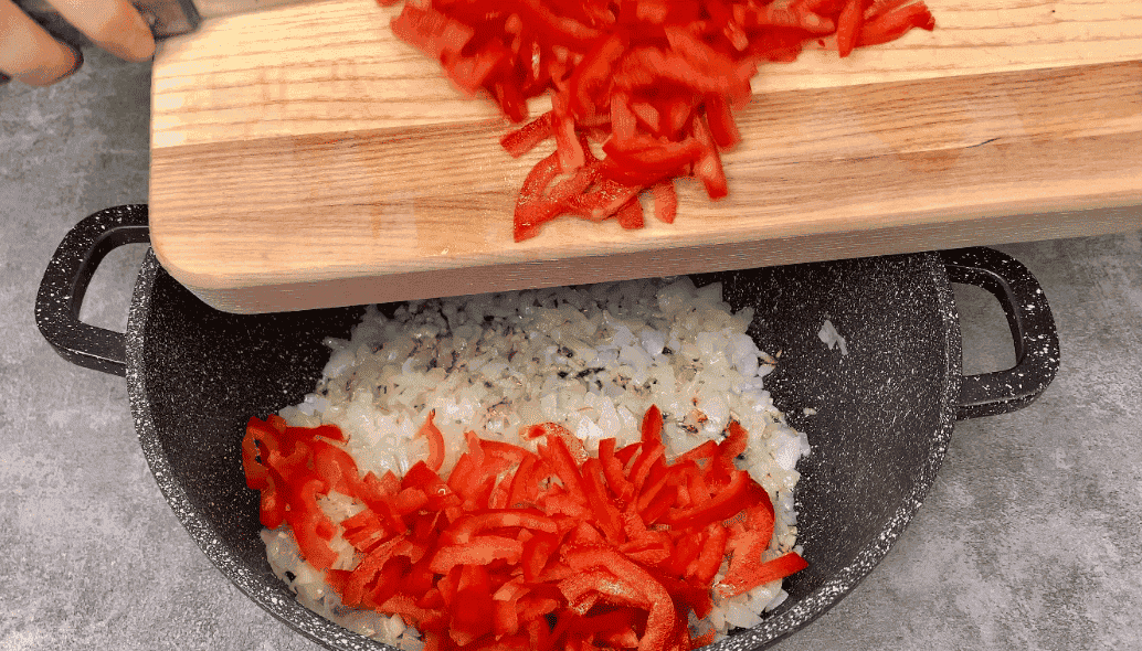 Незвичайна ікра з огірків на зиму: освіжаюча, в міру гостра та дуже смачна заготівля (зберігається без холодильника)