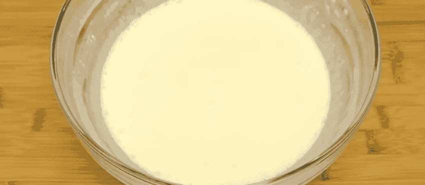 Шоколадні тістечка з ніжним кремом: проста та дуже смачна випічка до чаю