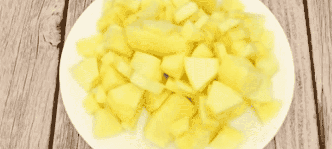 Ніжний яблучний пиріг до чаю: з'їдається до останньої крихти, рецепт  не новий, але все одно улюблений