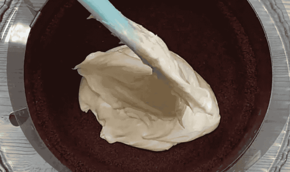 Неймовірно смачний шоколадний торт без випічки: готується швидко із простих продуктів (навіть не думала, що це так легко)