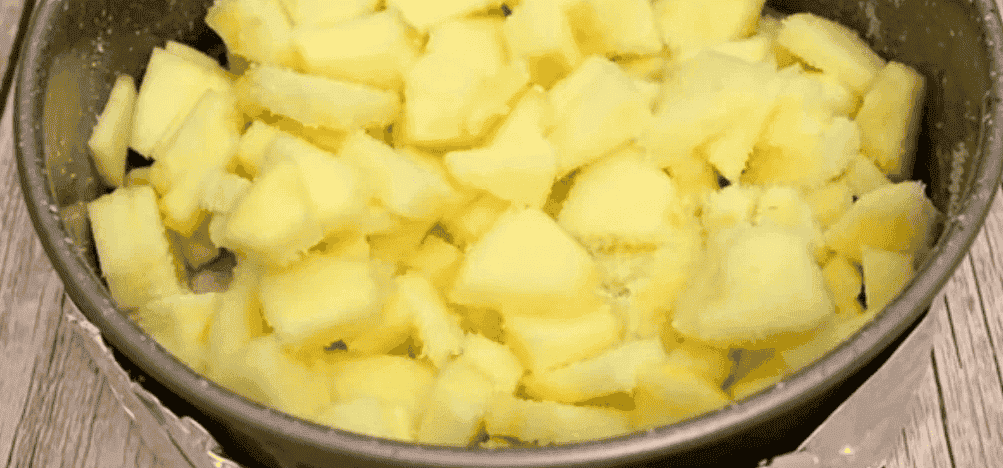 Ніжний яблучний пиріг до чаю: з'їдається до останньої крихти, рецепт  не новий, але все одно улюблений