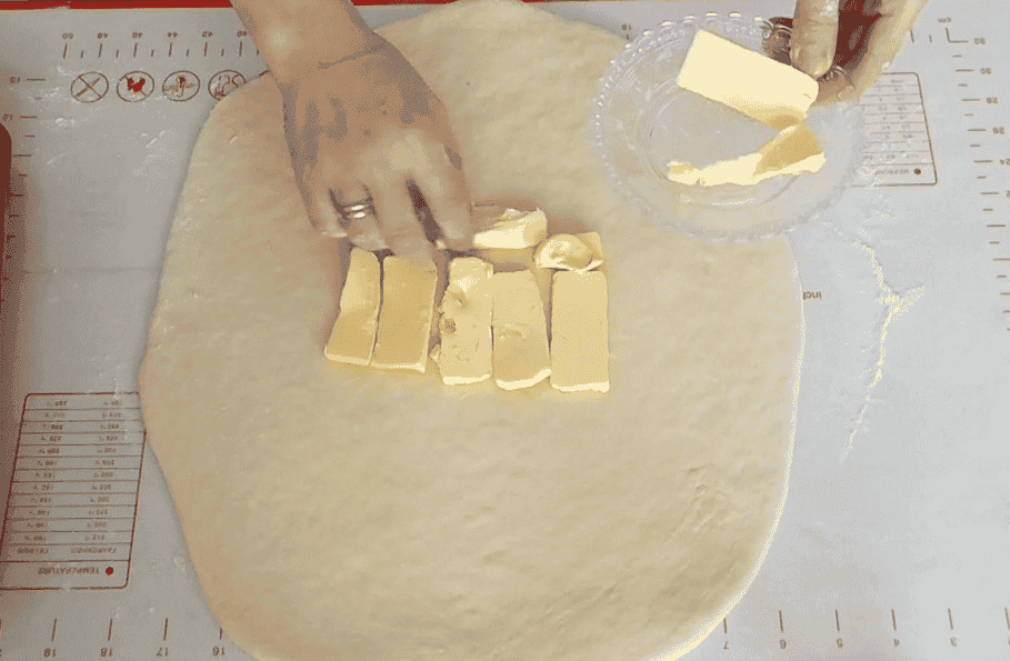 Рецепт домашнього листкового тіста: готується швидко і просто з доступних інгредієнтів (цей рецепт повинен бути у кожної господині)