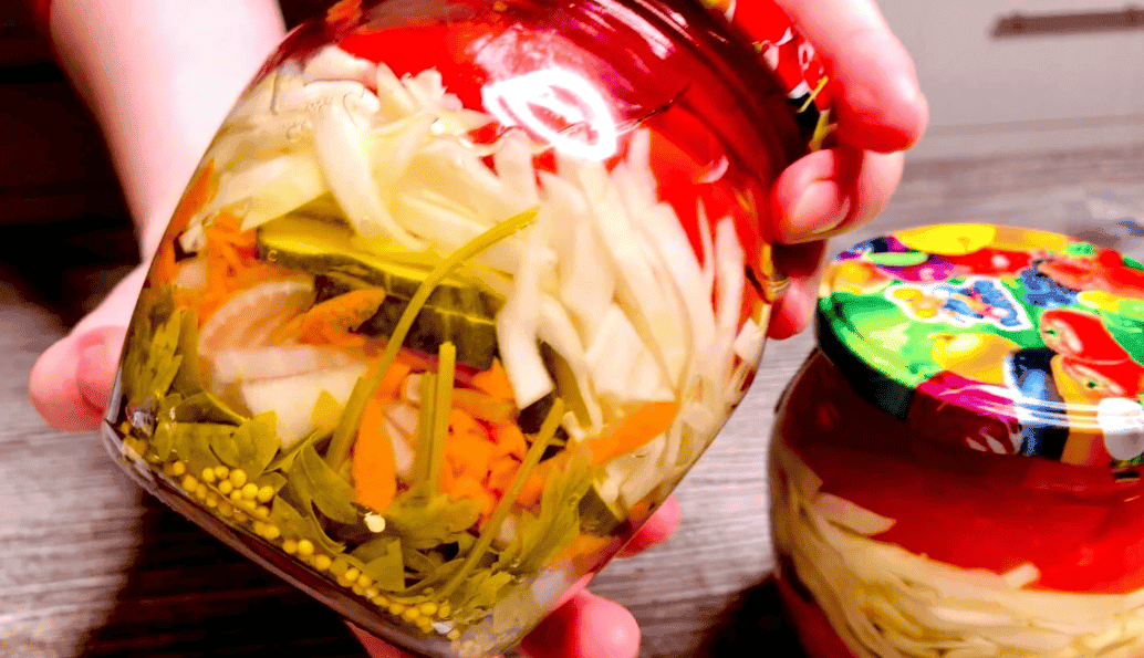 Овочева заготовка на зиму "Смак літа": їмо свіжий ароматний салат цілий рік (ділюсь шикарним рецептом)