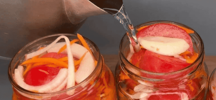 Неймовірно смачне "Овочеве асорті" з капустою на зиму: супер рецепт, коли не знаю куди дівати літню капусту, роблю цю обов'язкову щорічну заготовку