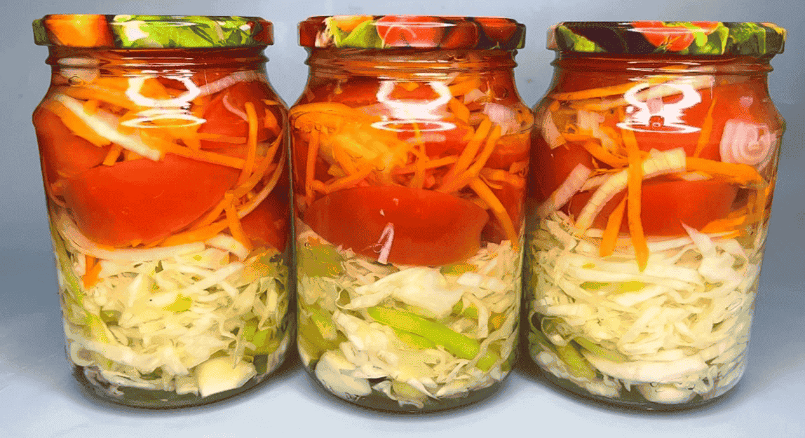 Неймовірно смачне "Овочеве асорті" з капустою на зиму: супер рецепт, коли не знаю куди дівати літню капусту, роблю цю обов'язкову щорічну заготовку
