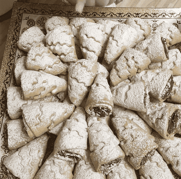 Пісочні трубочки з повидлом: дуже проста, бюджетна і неймовірно смачна випічка до чаю, діти в захваті