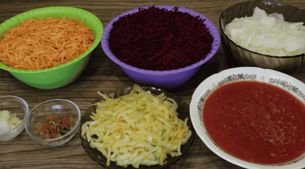 Дуже смачна і вдала борщова заправка на зиму: суперовий рецепт, який виручає, взимку борщ насиченого кольору і готую його за лічені хвилини