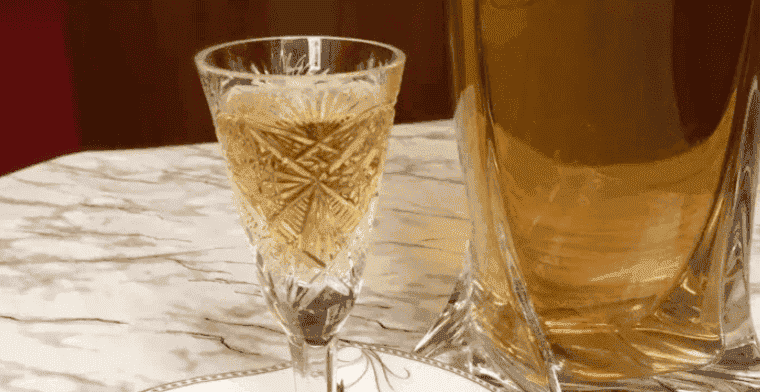 Домашня настойка на яблуках "Антонівка": 3 простих рецепти, як зробити напій смачнішим і ароматнішим, ділюсь з Вами