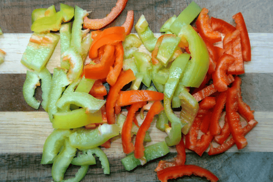 Овочевий салат на зиму зі старого бабусиного записничка: дуже смачно та соковито виходить, простий та швидкий рецепт перевірений часом