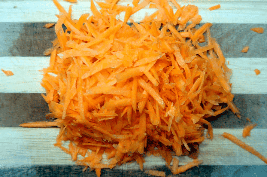 Овочевий салат на зиму зі старого бабусиного записничка: дуже смачно та соковито виходить, простий та швидкий рецепт перевірений часом